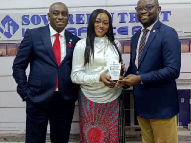 Sovereign Trust Insurance Receives Appreciation Plaque From Atinuke Cancer Foundation 